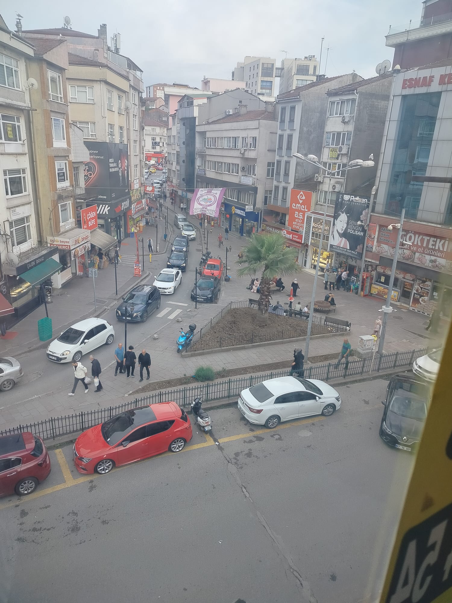 ÇARSI MERKEZINDE SATILIK OFISLER - Hak Emlak Kdz.Ereğli