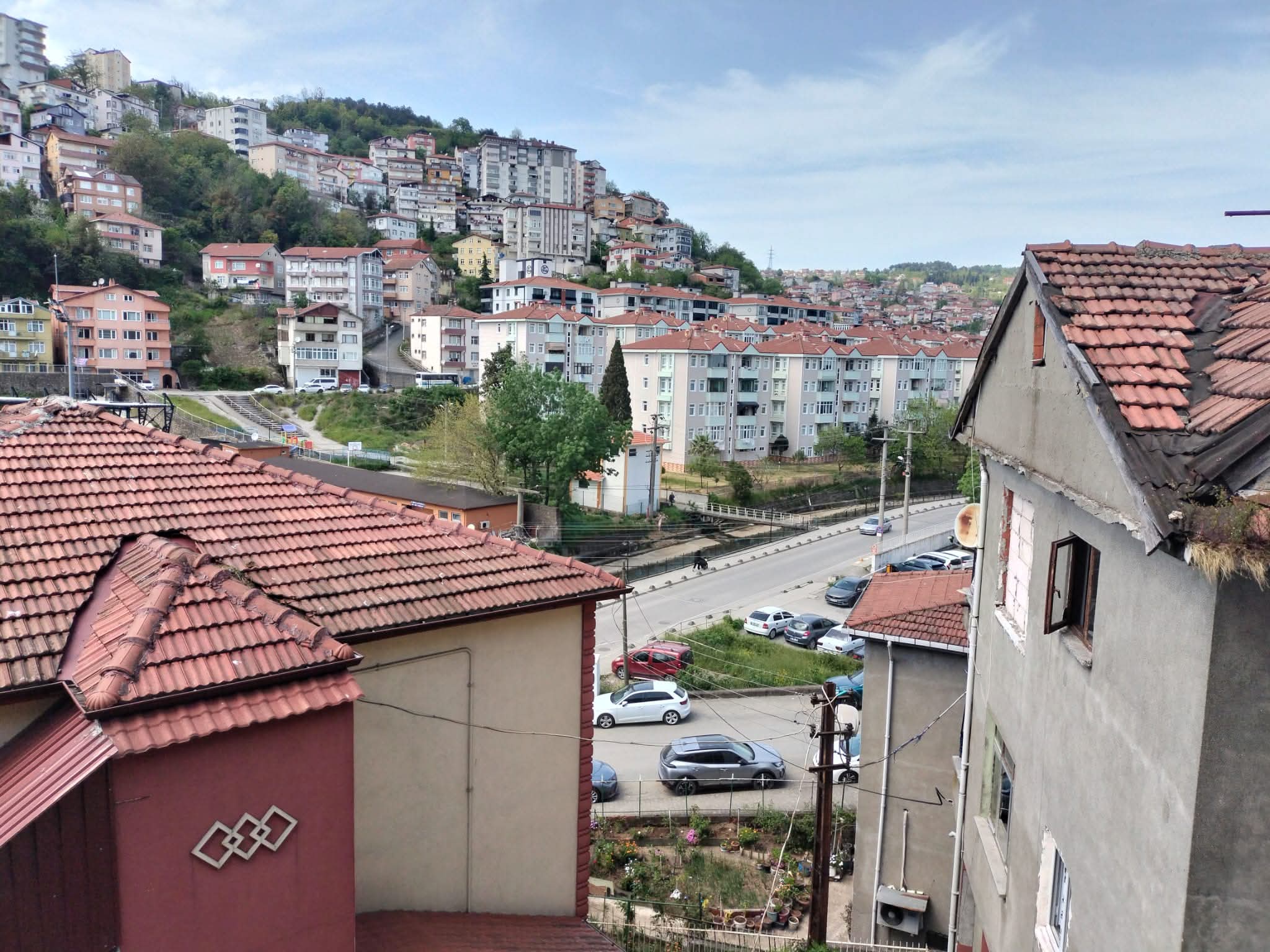 CARŞI MERKEZİNE YÜRÜME MESAFESİNDE KİRALİK 1+1 - Hak Emlak Kdz.Ereğli